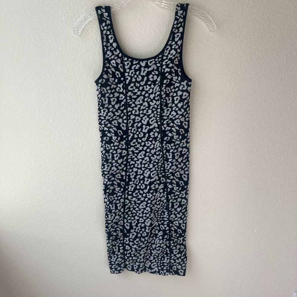 y2k vtg Bebe Black White Leopard Print Sleeveless Midi Dress S strechy bodycon‎